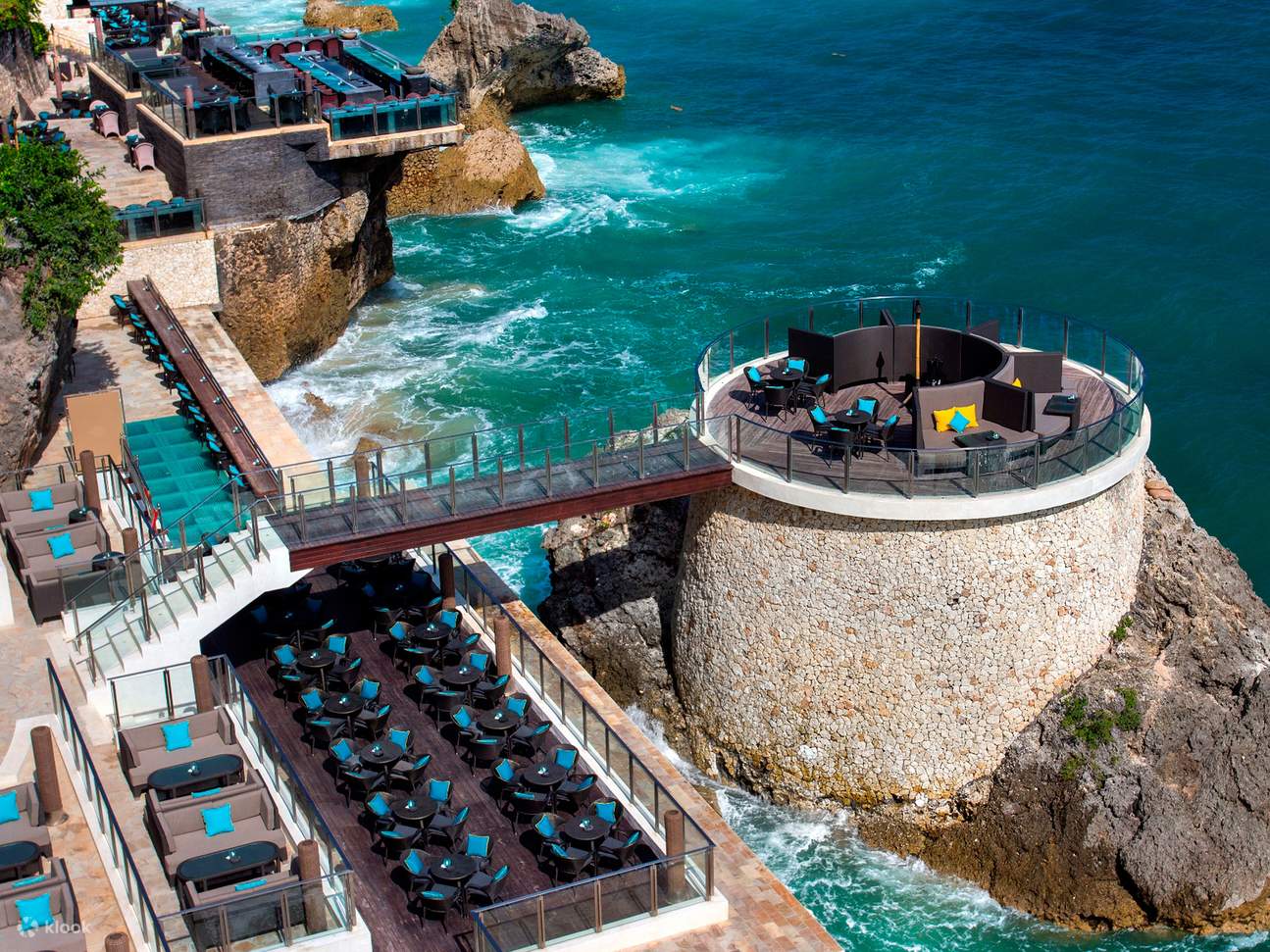 Fasilitas Lengkap dan Keindahan Alam